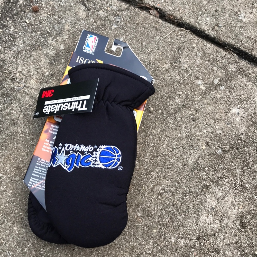 NWT Isotoner NBA Orlando Magic Thinsulate Mittens